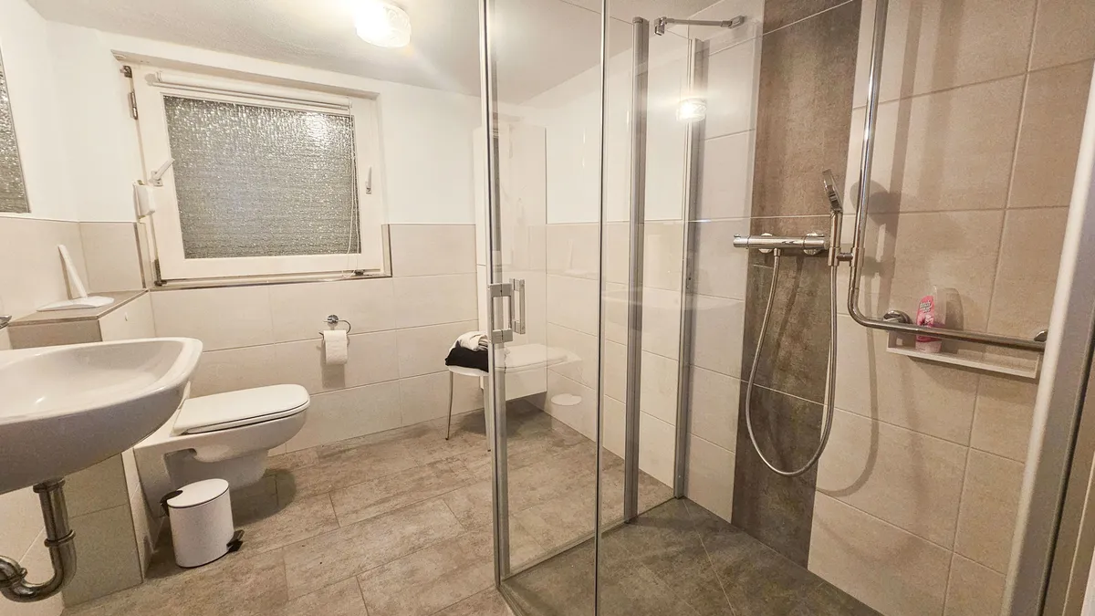 Badezimmer EG