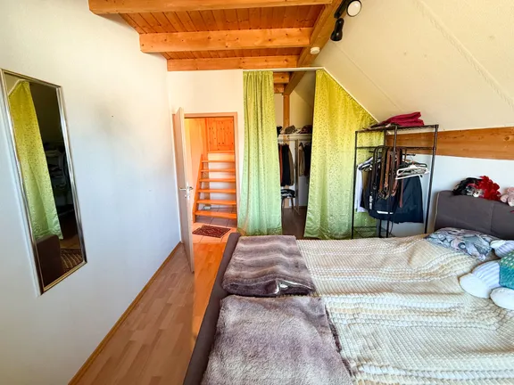 DG Schlafzimmer mit Ankleide