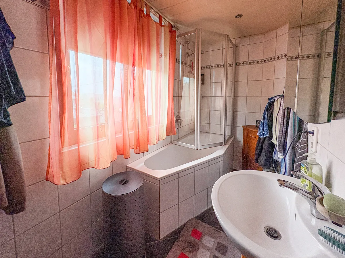 Badezimmer (OG)