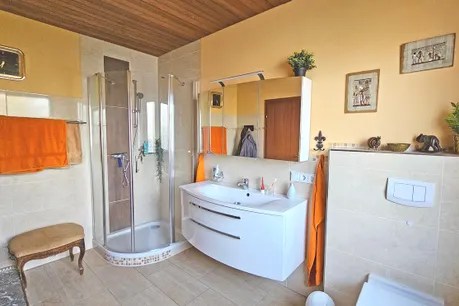Badezimmer (OG)