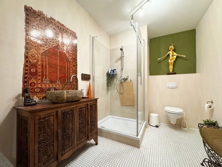 2. Badezimmer (OG)