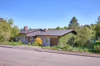 Einfamilienhaus mit Garage