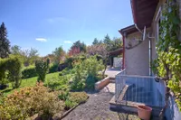 Terrasse mit Kellertreppe