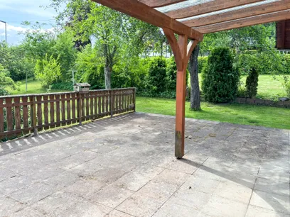 Terrasse EG links