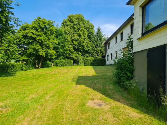 großes Grundstück
