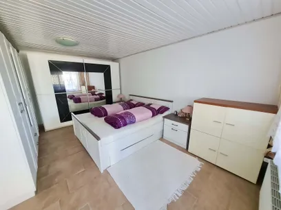 Schlafzimmer UG