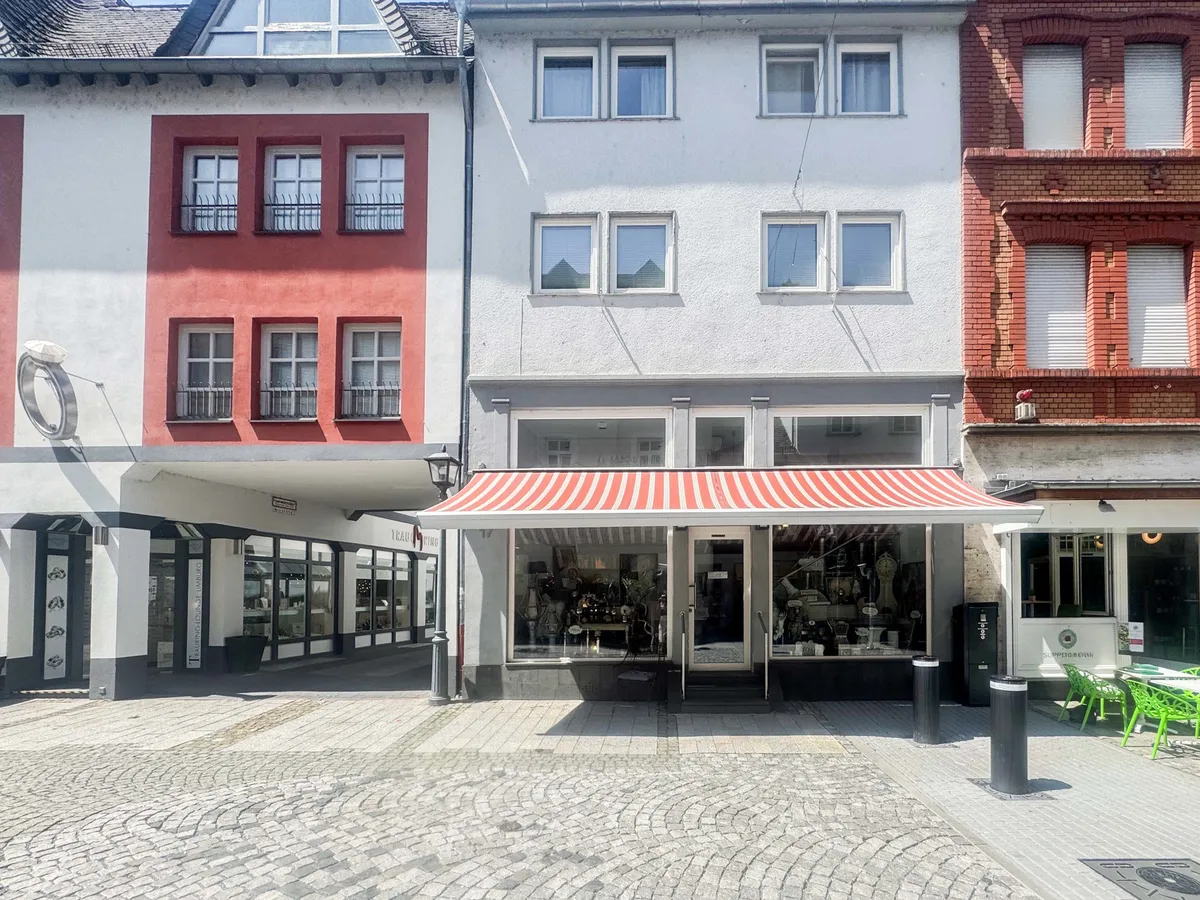 Straßenansicht