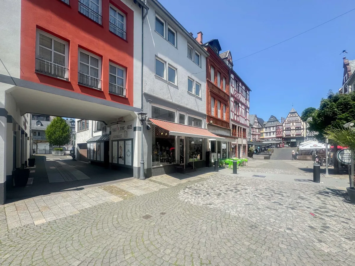 Straßenansicht