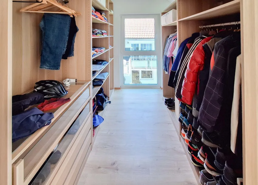 begehbarer Kleiderschrank OG