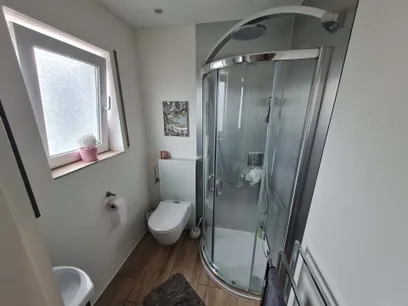 neues Duschbad EG