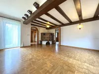 Wohn-/Esszimmer mit Kamin (EG)