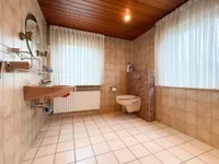 Badezimmer (EG) 