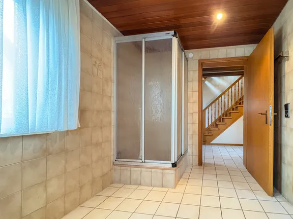 Badezimmer (EG)