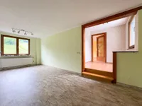 Küche mit Zugang zum Wohnzimmer(OG)