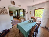 Esszimmer mit Blick ins Wohnzimmer EG