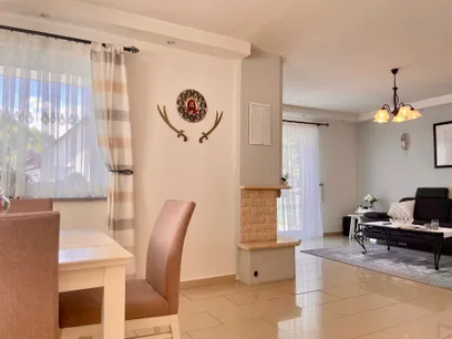 Blick ins Wohnzimmer