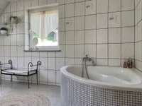 Bad mit Eckbadewanne