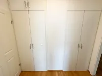 Diele mit Einbauschränken