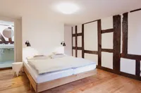 Fachwerkzimmer mit Badezimmer