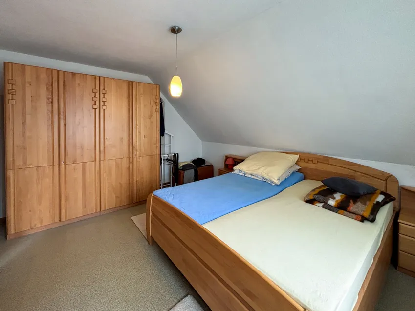 Schlafzimmer DG