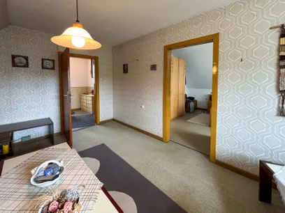 Durchgangszimmer DG