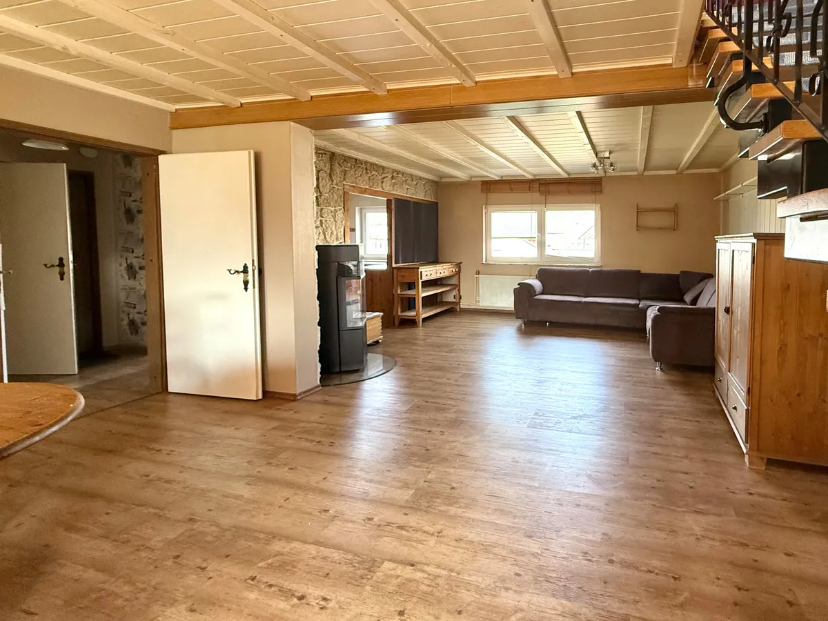 OG links Wohn-/Esszimmer