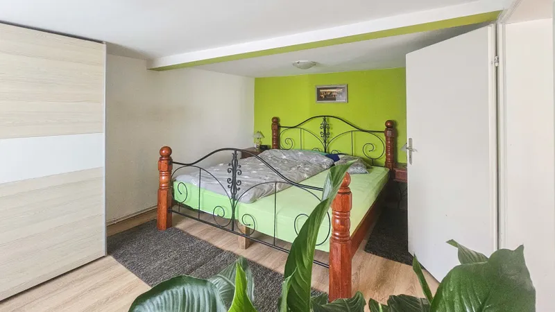 Schlafen/Arbeiten EG