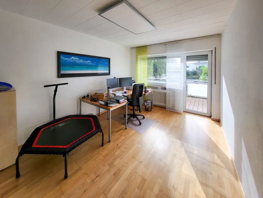 Arbeitszimmer mit Balkon OG