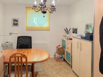 Büro KG