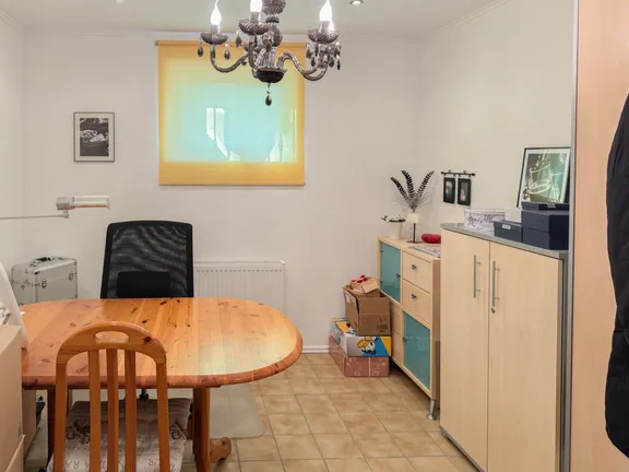 Büro KG