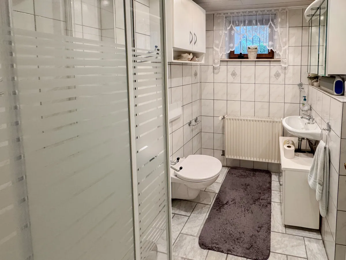 Tageslichtbad mit Dusche KG