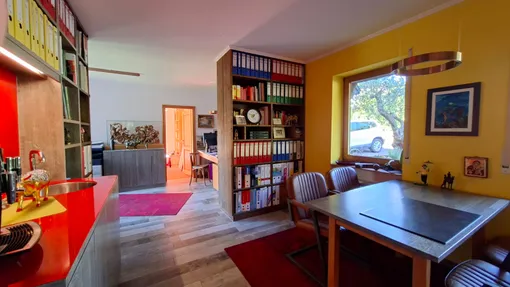 Büro EG