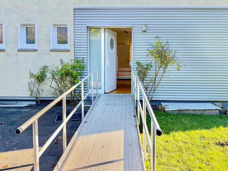 Rampe zu Doppelzimmer 1