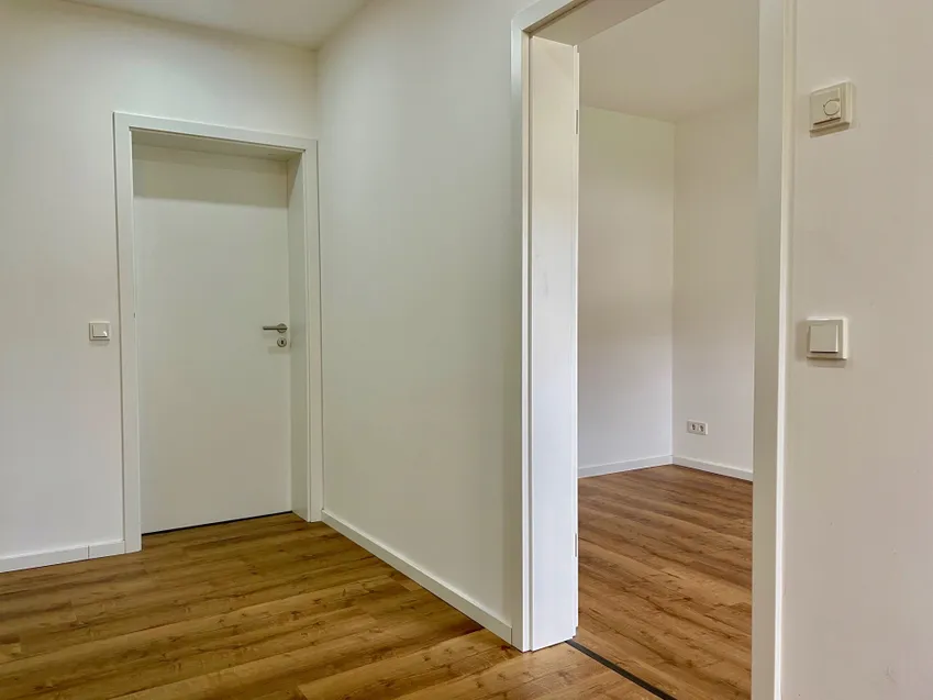 Wohnbereich im KG mit zwei Zimmern