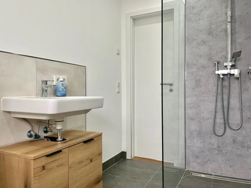 barrierefreie Dusche (EG)