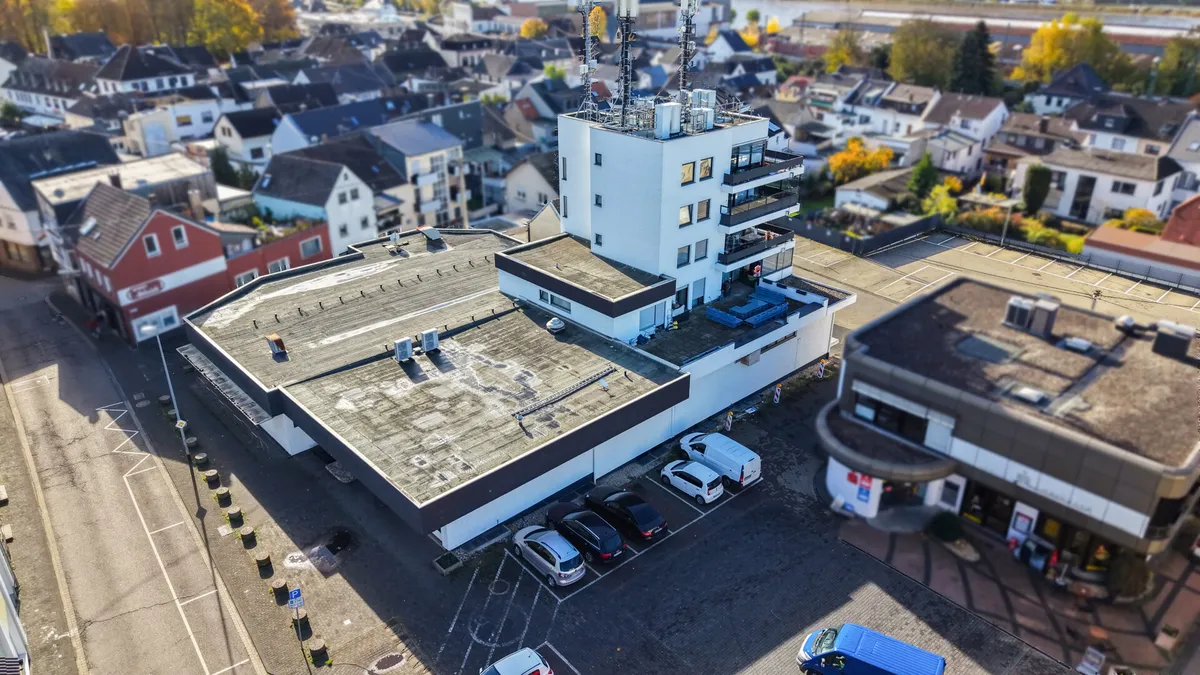 Seitliche Luftaufnahme