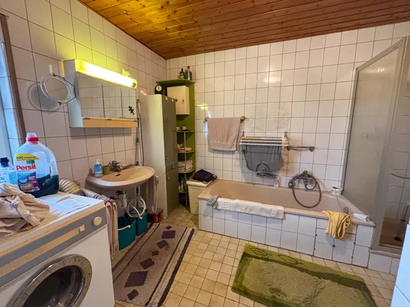 Badezimmer EG