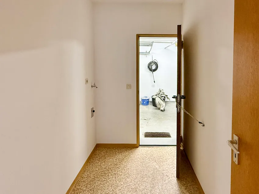 Abstellraum/ Zugang zur Garage