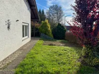 Vordere Gartenansicht