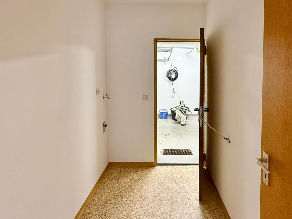 Abstellraum/ Zugang zur Garage