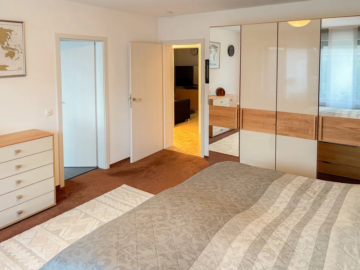 Schlafzimmer 1 mit Klima EG