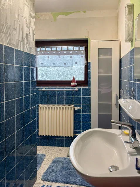 Badezimmer (EG)