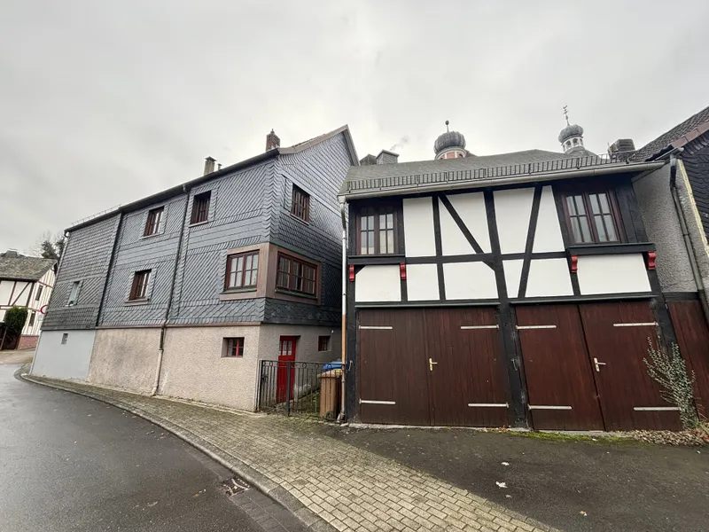 Rückseite mit neuer Verschieferung