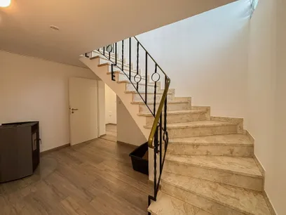 Diele UG - Zugang innen zur ELW