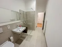 Bad mit Wanne und Dusche