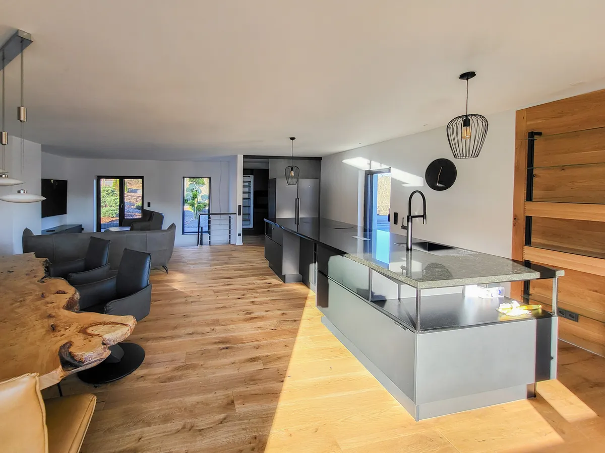 Küche und Essbereich