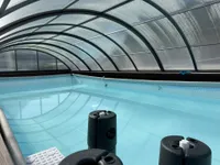 Überdachter Pool