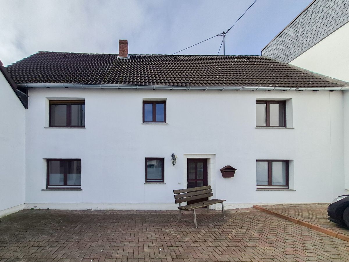 Vorderansicht Zugang Wohnung 2