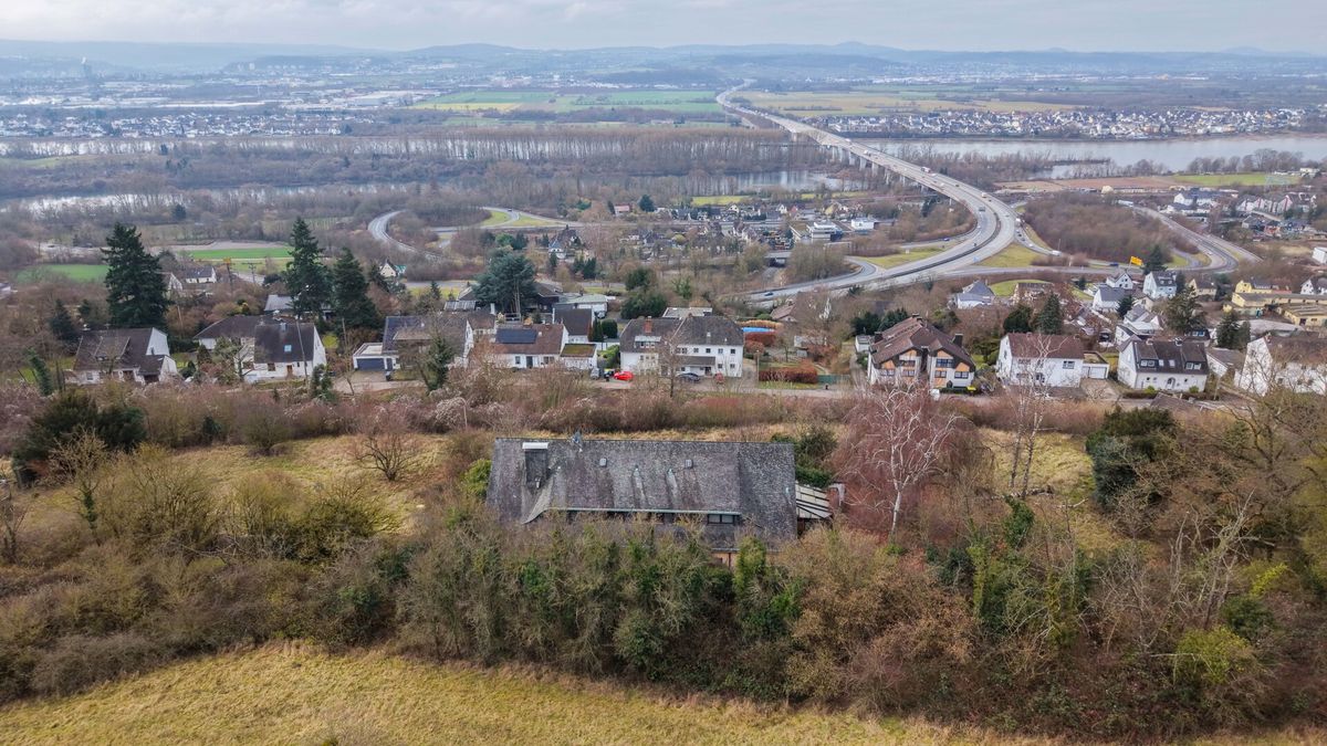 Hausansicht mit Ausblick