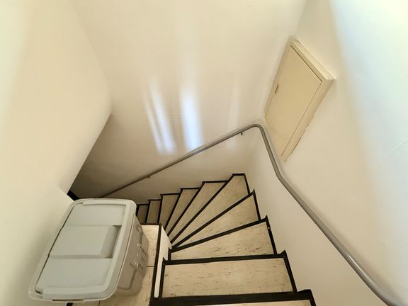 Abgang ins Untergeschoss